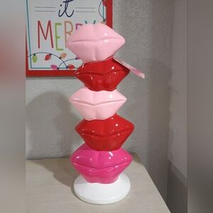 Stacked Lip-Shaped Ceramic Decor